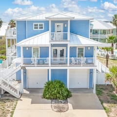 Casa Azul- Boardwalk to the Beach!