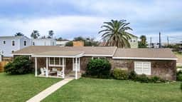 Oleander House - Pet Friendly! PRIVATE POOL! - Image 3