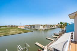 Cabana Cove- Private Pool & Boat Slip - Image 3