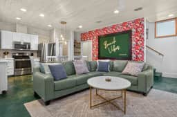 Tropics on Tenth- Rooftop Terrace - Image 2