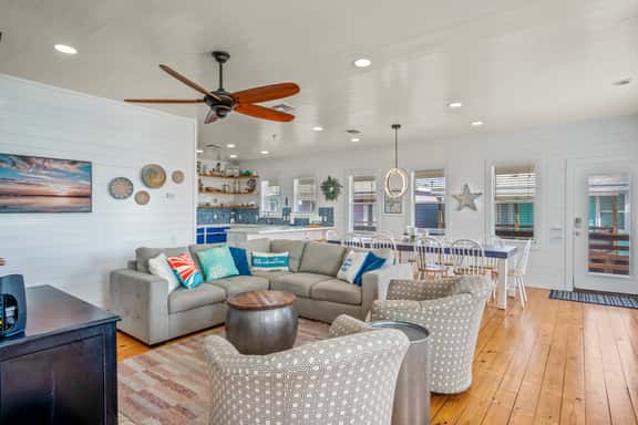 No Regrets - PET FRIENDLY & Game Room! - Image 1