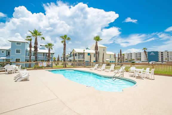 SV207-Couples Retreat | Walk to Beach | Pool side - Image 2