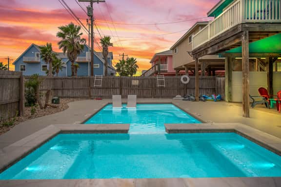 Boogie Board Bungalow - Pet Friendly! PRIVATE POOL! - Image 2
