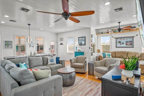 No Regrets - PET FRIENDLY & Game Room! - Image 5
