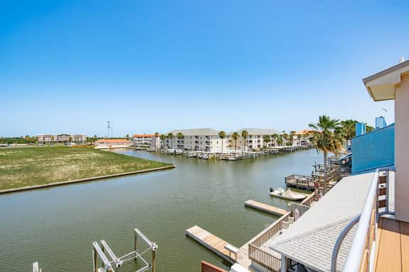 Cabana Cove- Private Pool & Boat Slip - Image 3