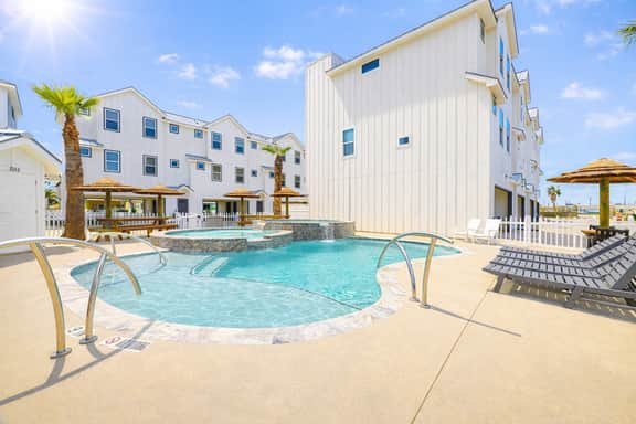 Mango Cay - Rooftop Ocean View + Community Pool - Image 5