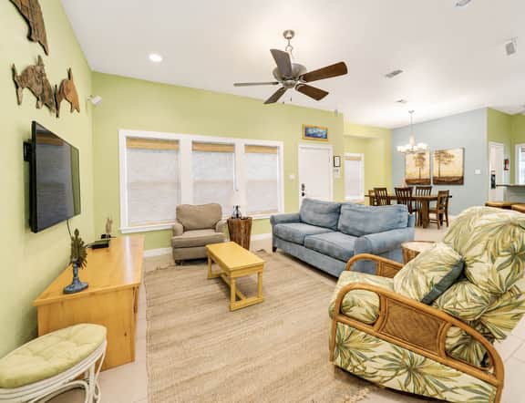Coastal Cotter | Sunset Patios + Pet Friendly! - Image 4